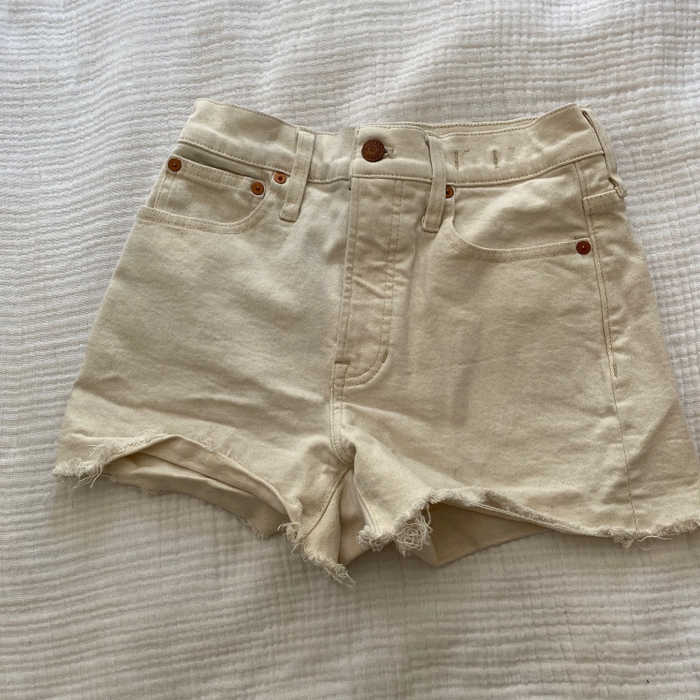 Madewell perfect Jean shorts size 25